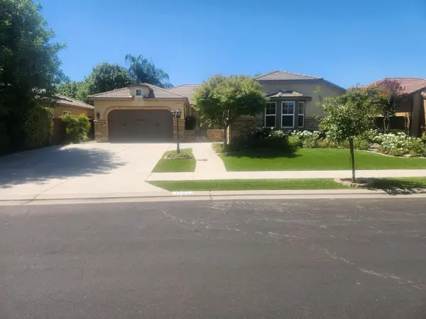 3282 Purvis Avenue, Clovis, CA 93619