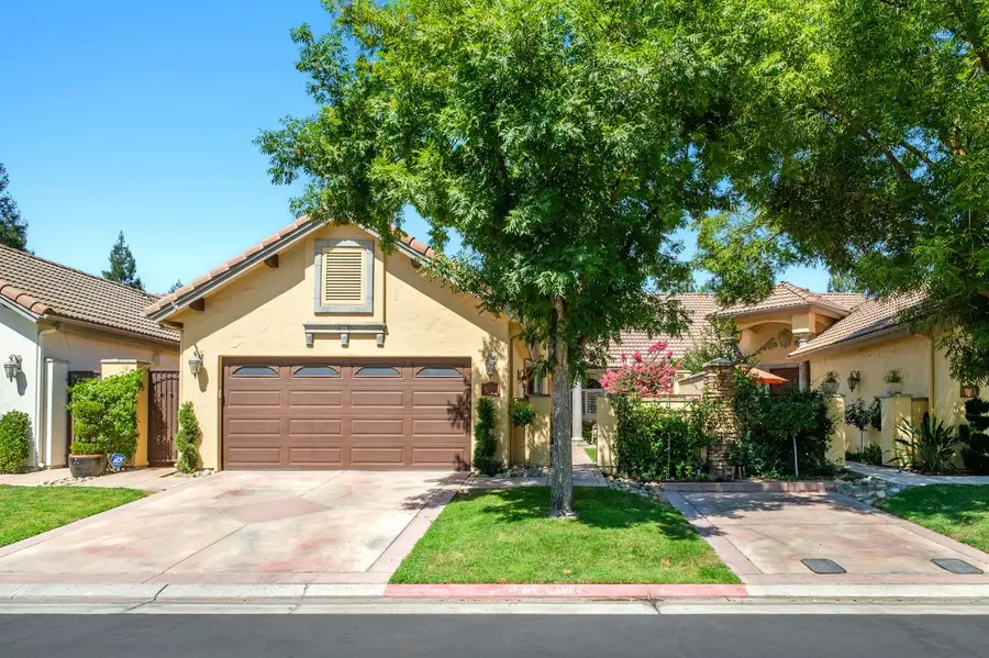 588 W San Jose Avenue, Fresno, CA 93704 - #2