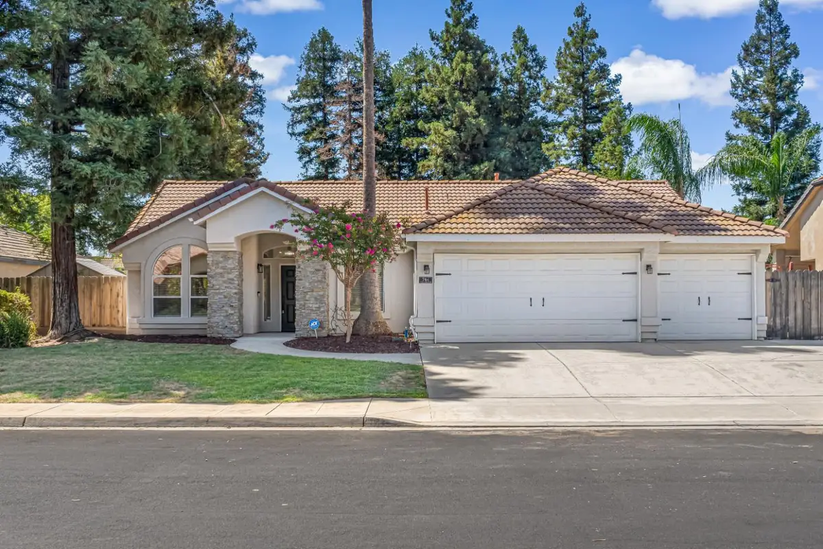 744 W Chennault Avenue, Clovis, CA 93611 - #1
