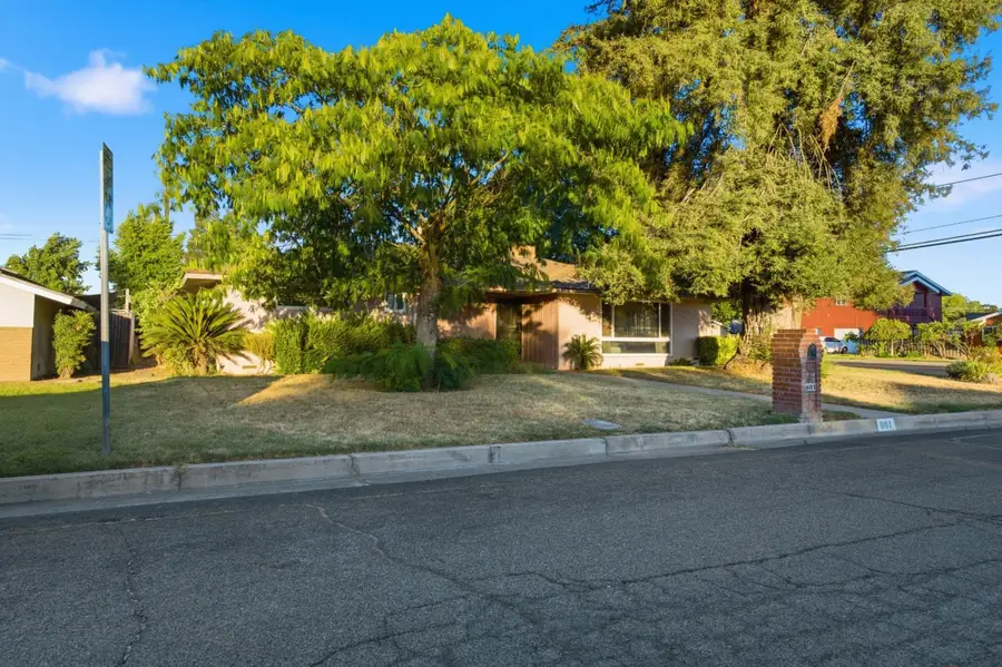 601 Williams Avenue, Madera, CA 93637 - #2
