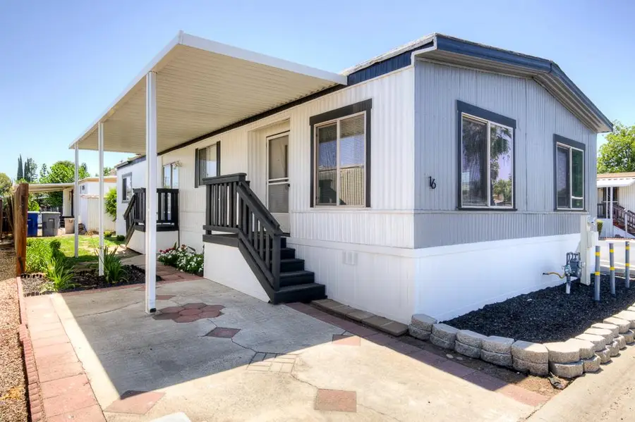 5541 E Tulare Street #16, Fresno, CA 93727 - #2