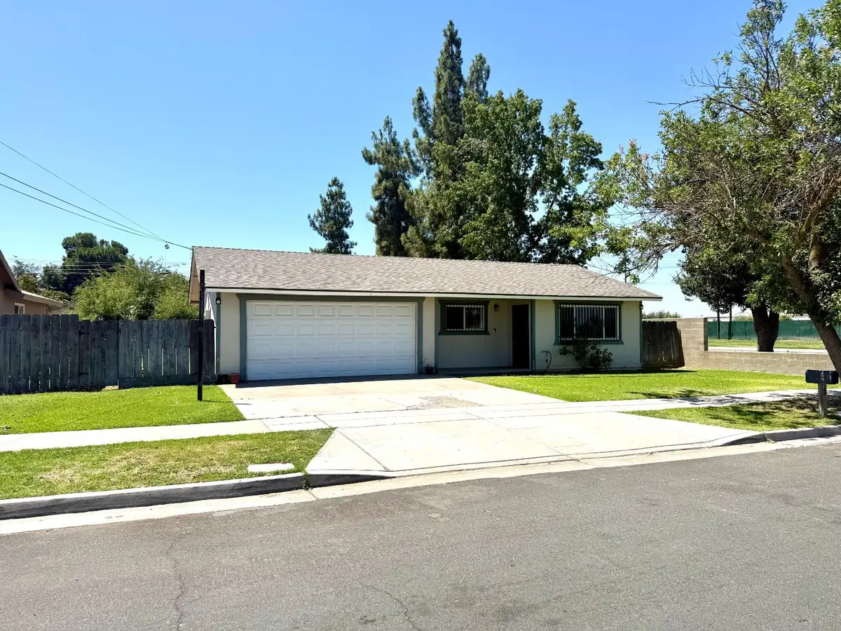 439 W Geary Street, Fresno, CA 93706 - #1