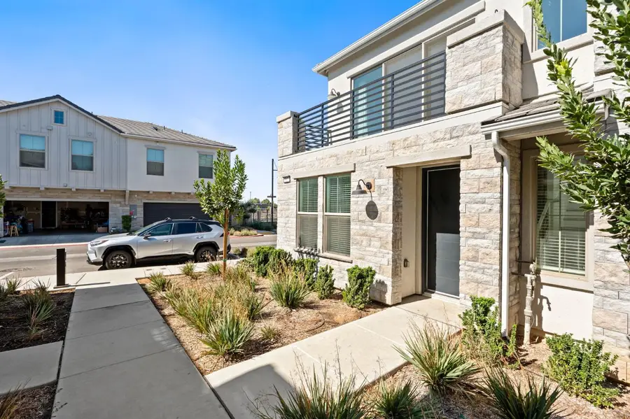 557 N Terry Lane, Clovis, CA 93611 - #2