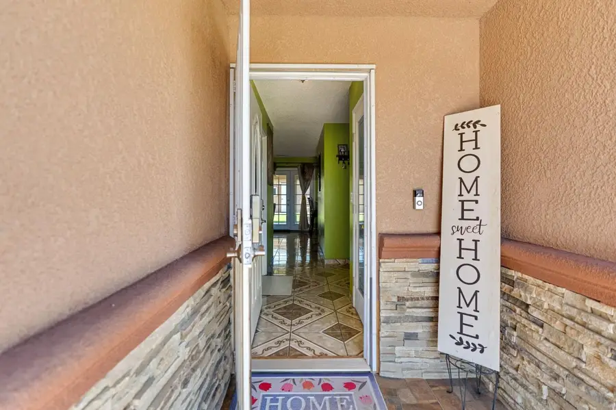 545 Manor Avenue, Hanford, CA 93230 - #2