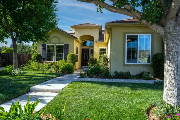 6390 W Los Altos Avenue, Fresno, CA 93722