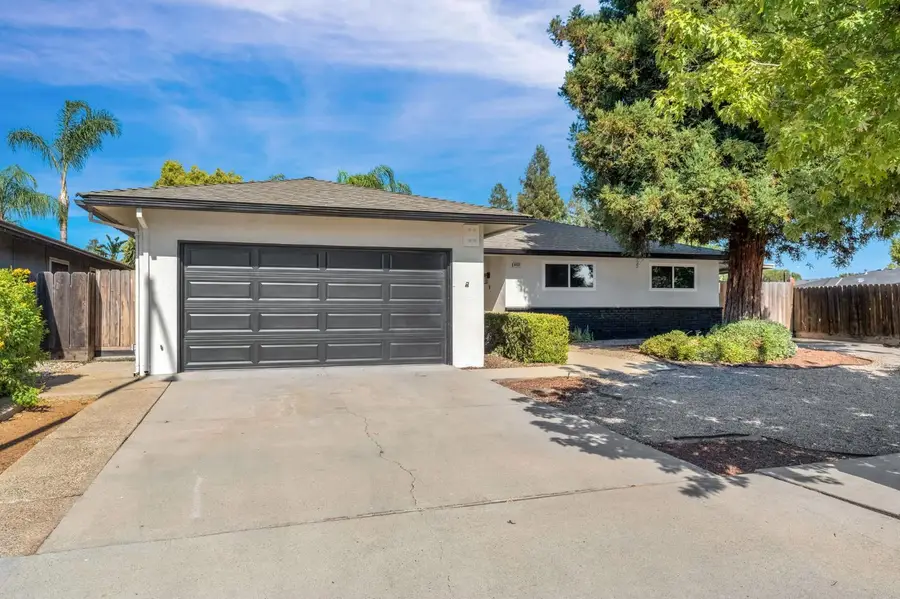 6553 N Chestnut Avenue, Fresno, CA 93710 - #2