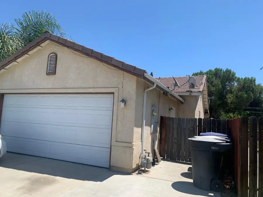 682 Sunset Avenue, Lemoore, CA 93245 - #2