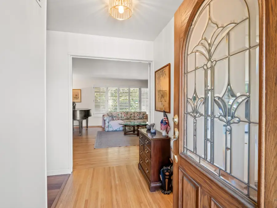 1486 W Roberts Avenue, Fresno, CA 93711 - #2