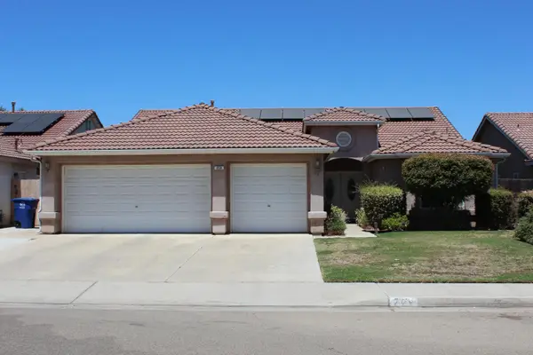 229 Lake Street, Kingsburg, CA 93631