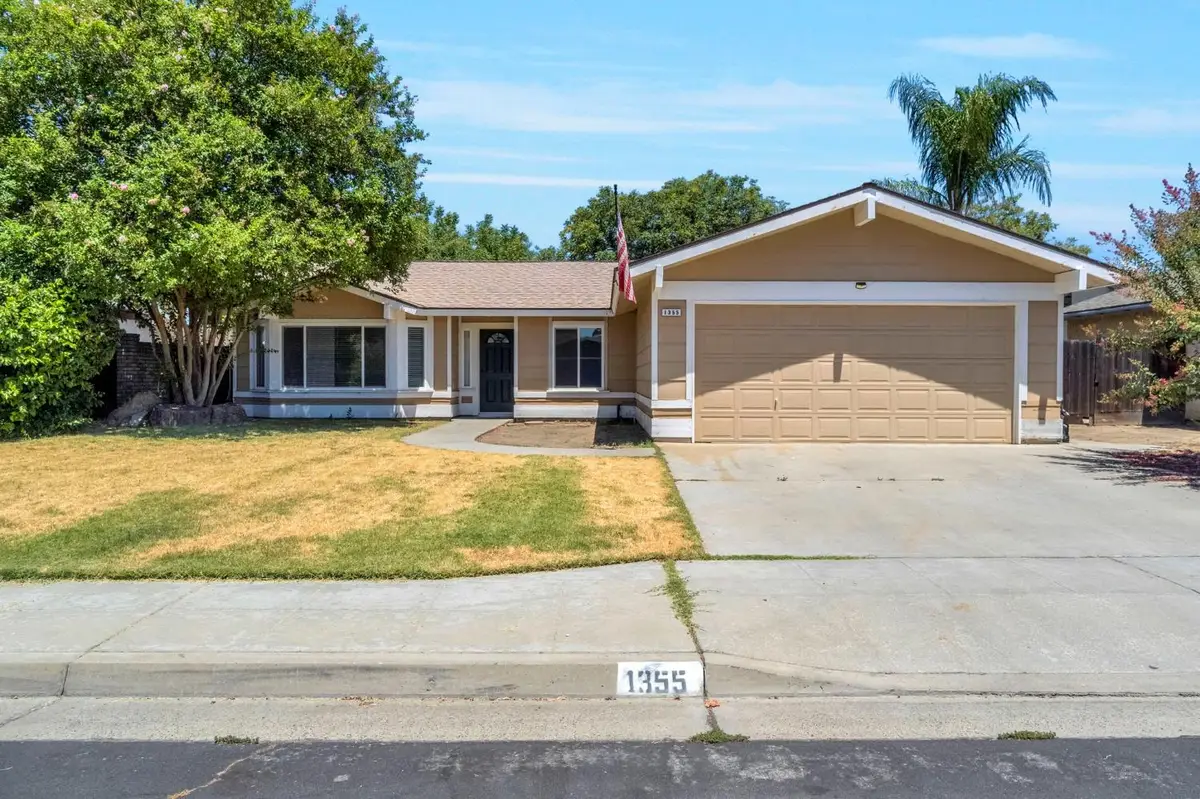 1355 Fremont Avenue, Clovis, CA 93612 - #1