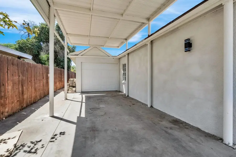 115 W Buckingham, Fresno, CA 93705 - #3