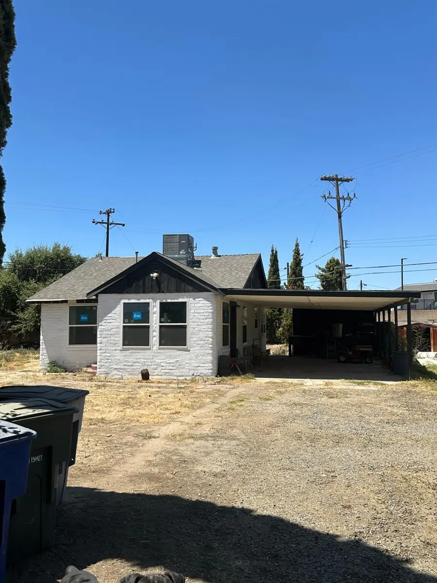1642 W Dennett Avenue, Fresno, CA 93728 - #2