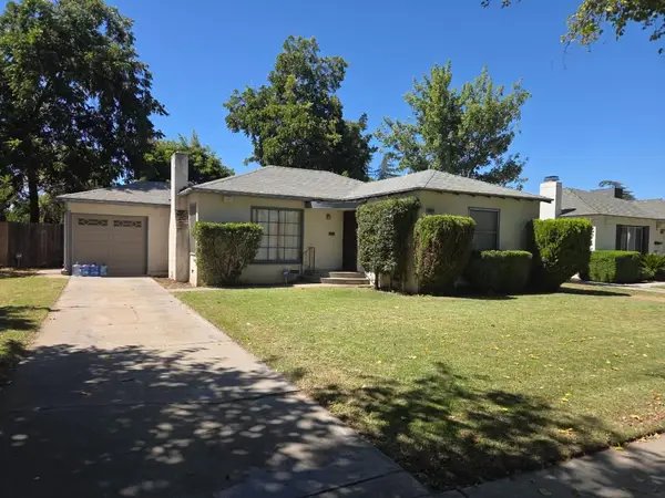 2004 E Terrace #104, Fresno, CA 93703