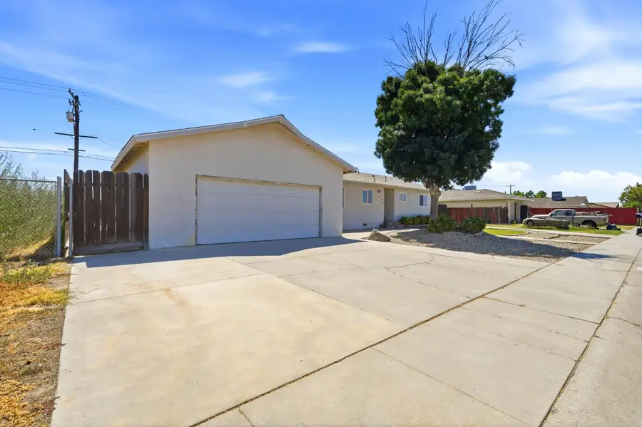 10139 David Street, Hanford, CA 93230 - #2