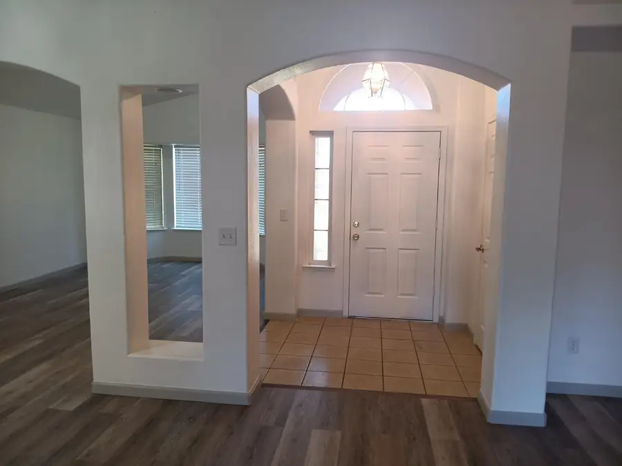 15887 W Stanislaus Avenue, Kerman, CA 93630 - #2