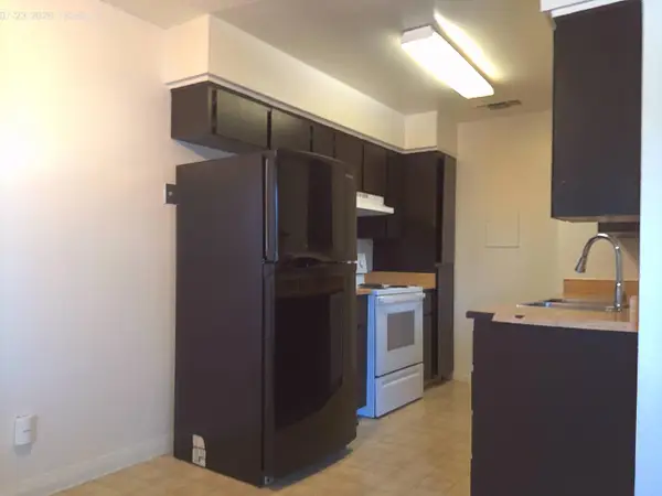 655 W Ashlan Avenue #204, Clovis, CA 93612