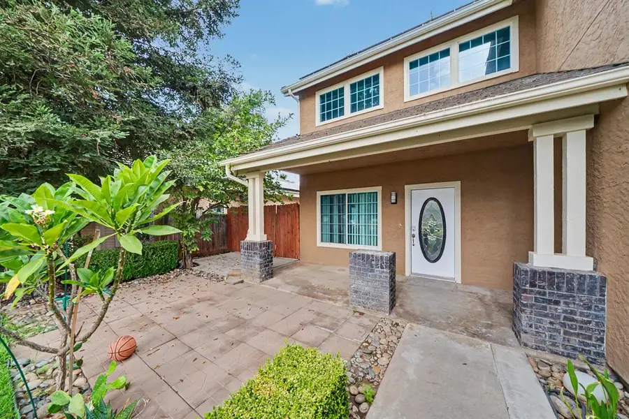 2055 Bedford Avenue, Clovis, CA 93611 - #2