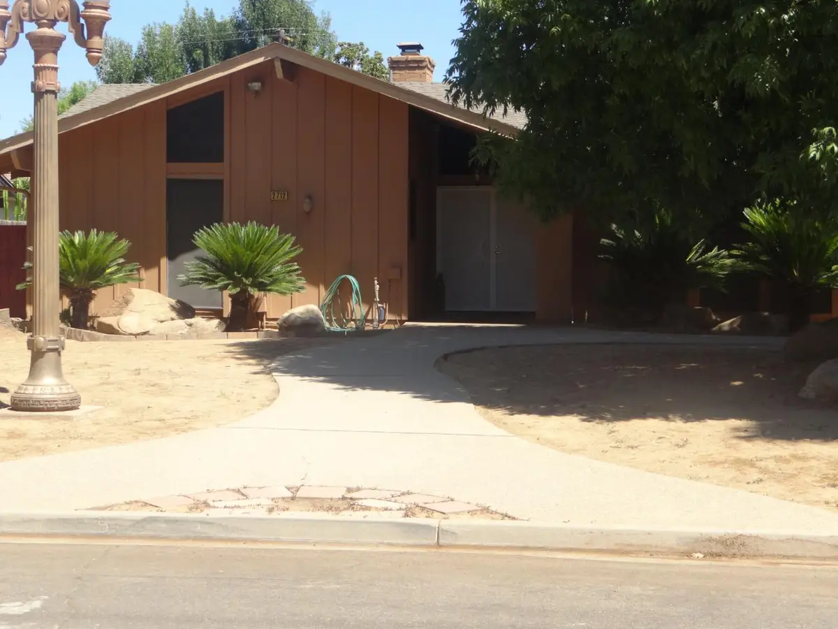 2712 W Mesa Avenue, Fresno, CA 93711 - #1
