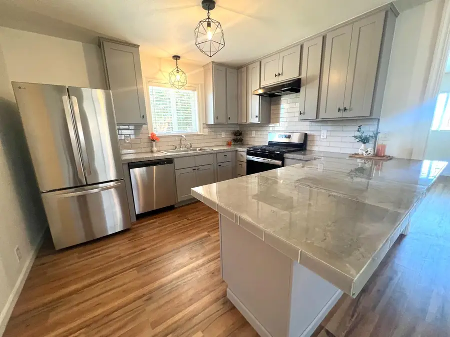 55 E Lorena Avenue, Fresno, CA 93706 - #2