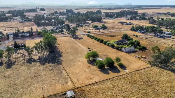 10785 N Burgan Avenue, Clovis, CA 93619