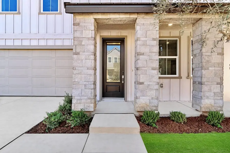 1046 Springtime Avenue, Clovis, CA 93619 - #3