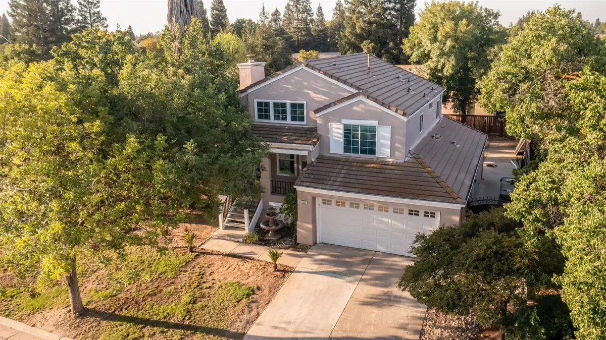 2425 E Houston Avenue, Fresno, CA 93720 - #1