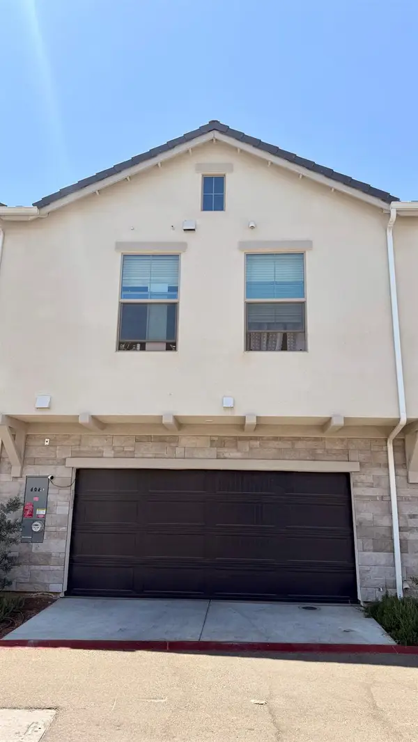 606 W Mahogany Lane, Clovis, CA 93611