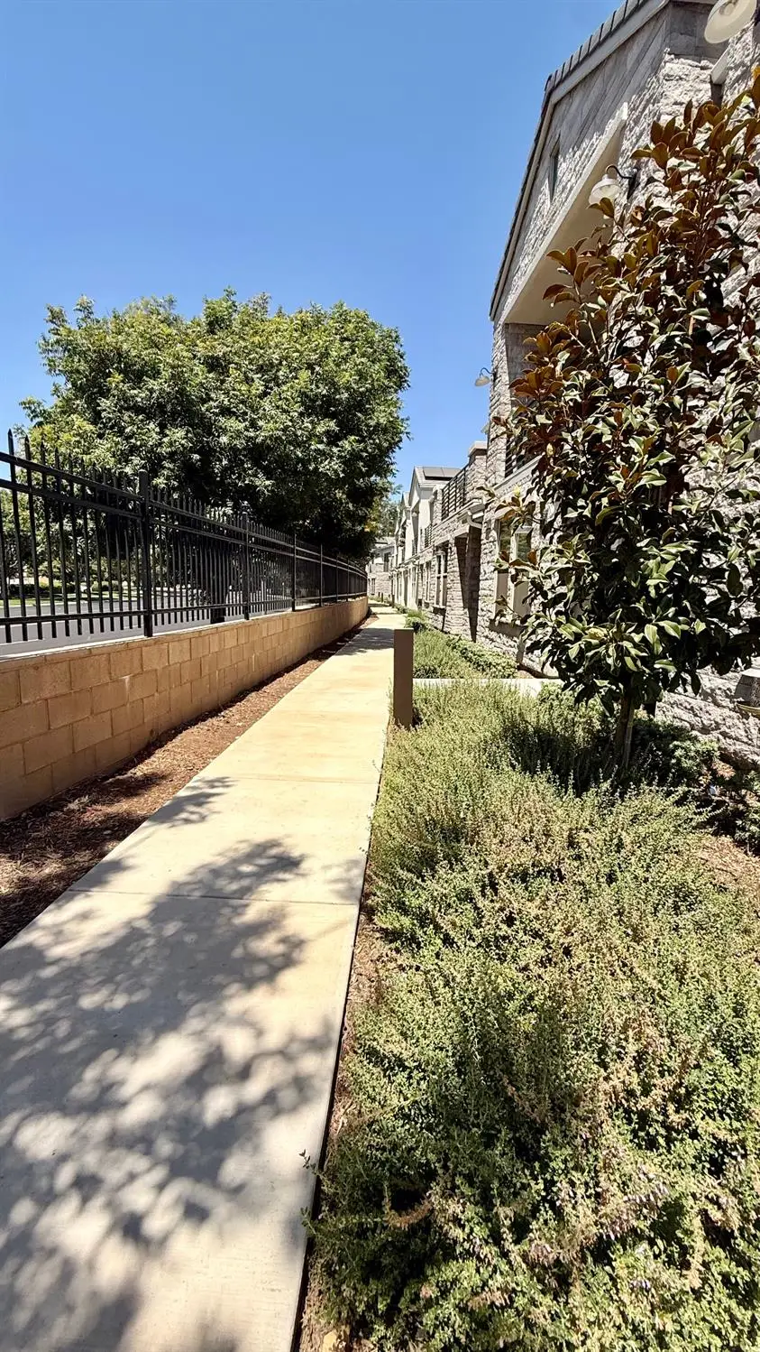 606 W Mahogany Lane, Clovis, CA 93611 - #3