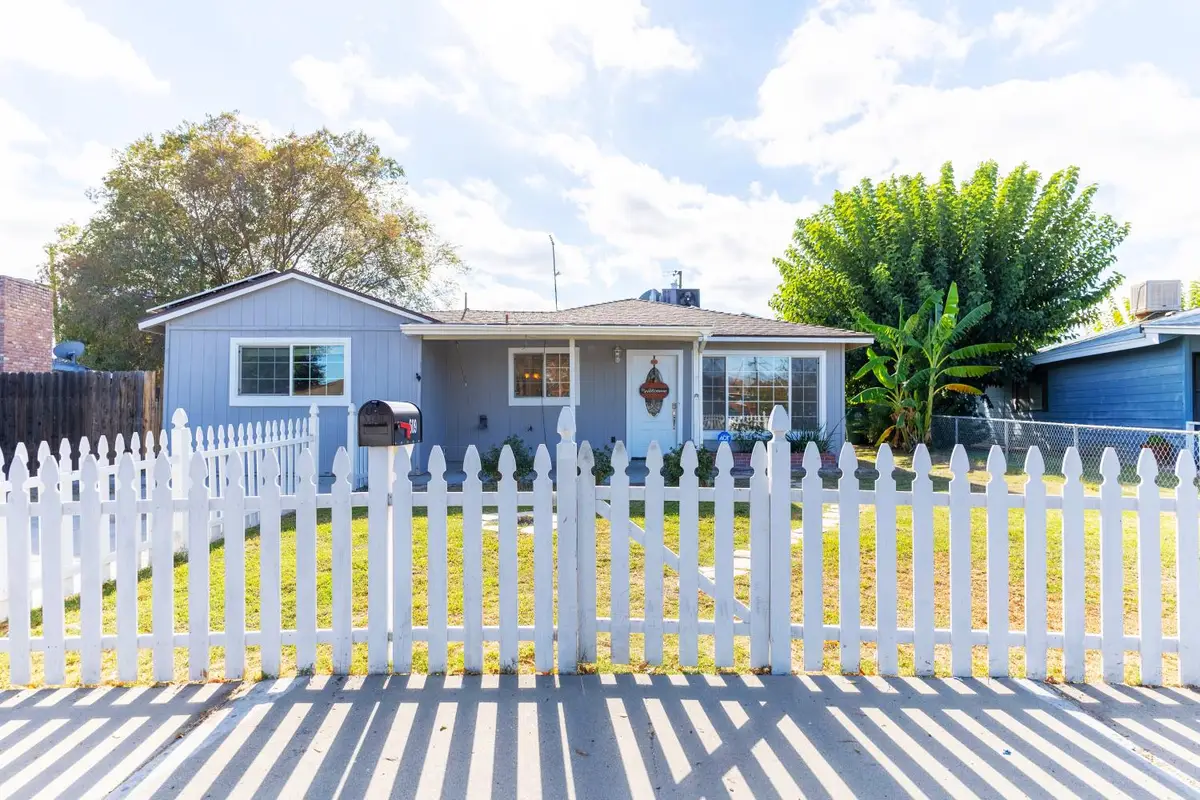 609 College Avenue, Coalinga, CA 93210 - #1