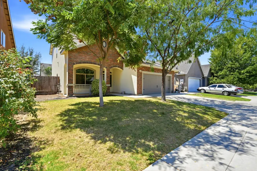 6184 E Pontiac Way, Fresno, CA 93727 - #2