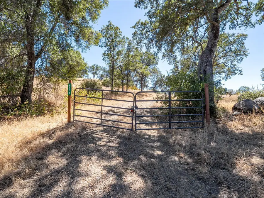 3831 Broncho Hollow Lane, Mariposa, CA 95338 - #2