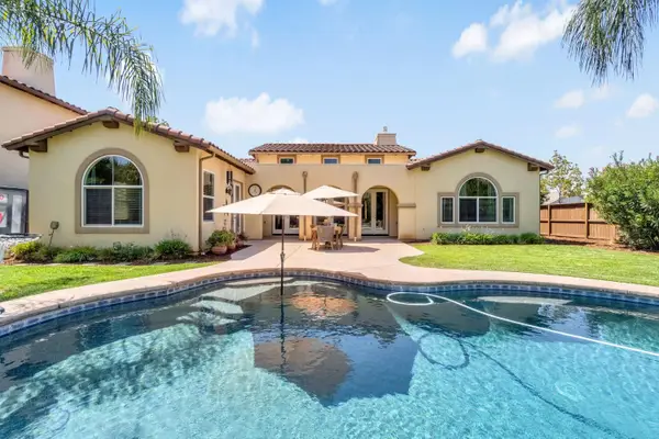 4096 N Newport Bay, Clovis, CA 93619