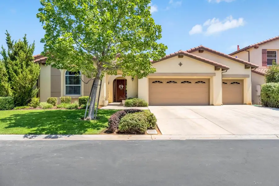4096 N Newport Bay, Clovis, CA 93619 - #2