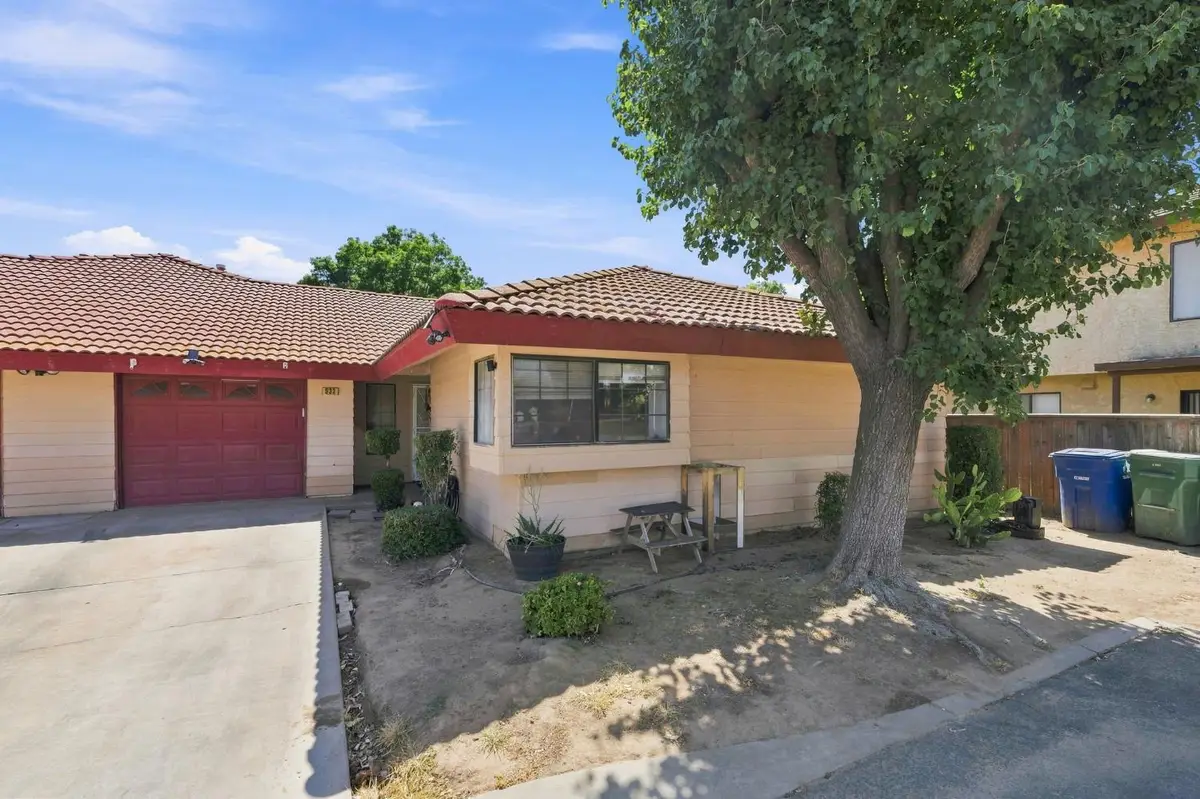 933 Barnett Way, Madera, CA 93637 - #1