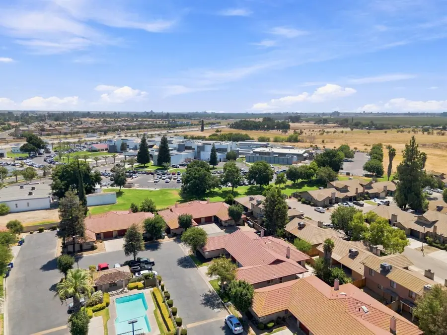 933 Barnett Way, Madera, CA 93637 - #3