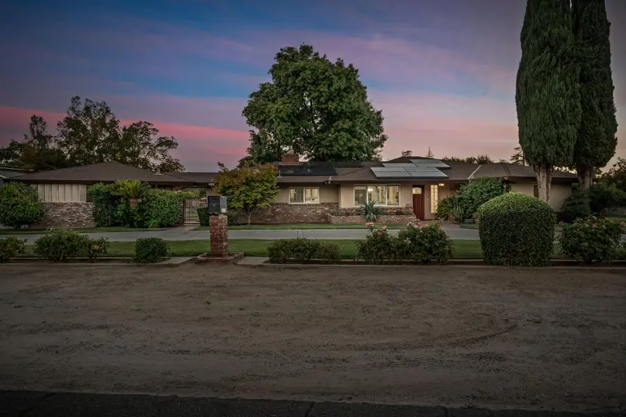 1112 S Sunnyside Avenue, Fresno, CA 93727 - #3