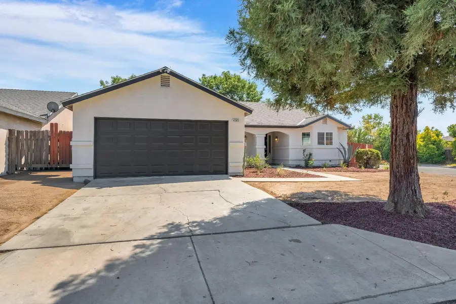 4285 W Saginaw Way, Fresno, CA 93722 - #2