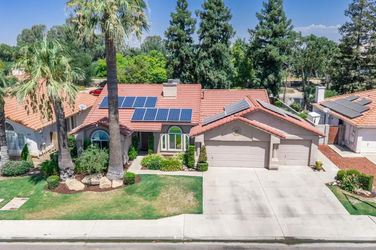 923 Oak Avenue, Clovis, CA 93611 - #1