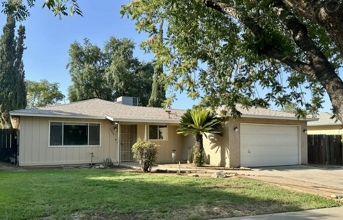 5904 E Pontiac Way, Fresno, CA 93727 - #1