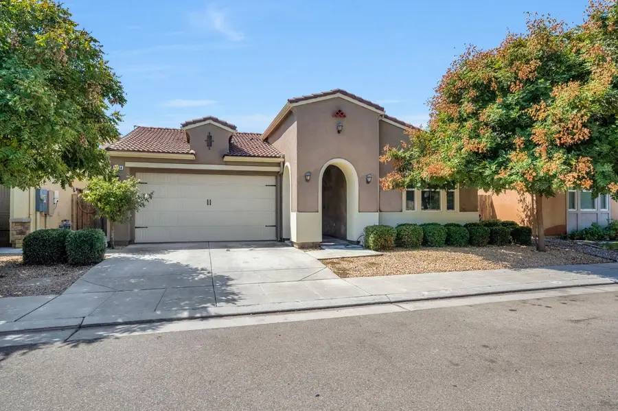3834 Hampton Way, Clovis, CA 93619 - #2