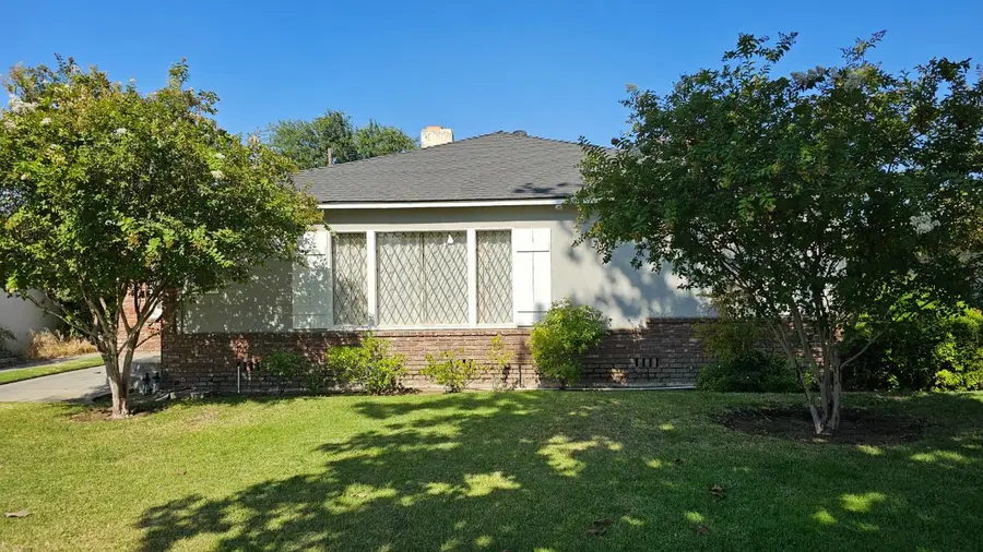 1481 N Adoline Avenue, Fresno, CA 93728 - #2