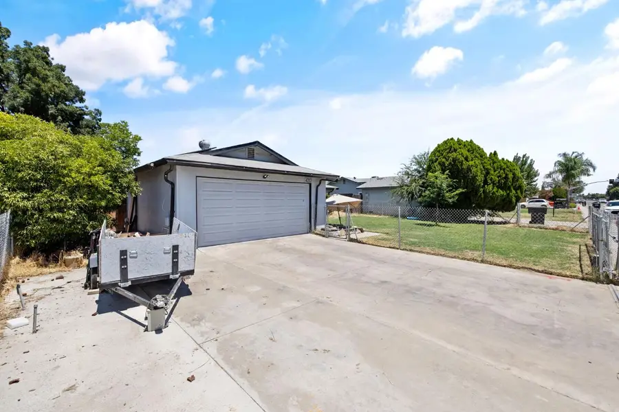 4212 W Whitendale, Visalia, CA 93277 - #2