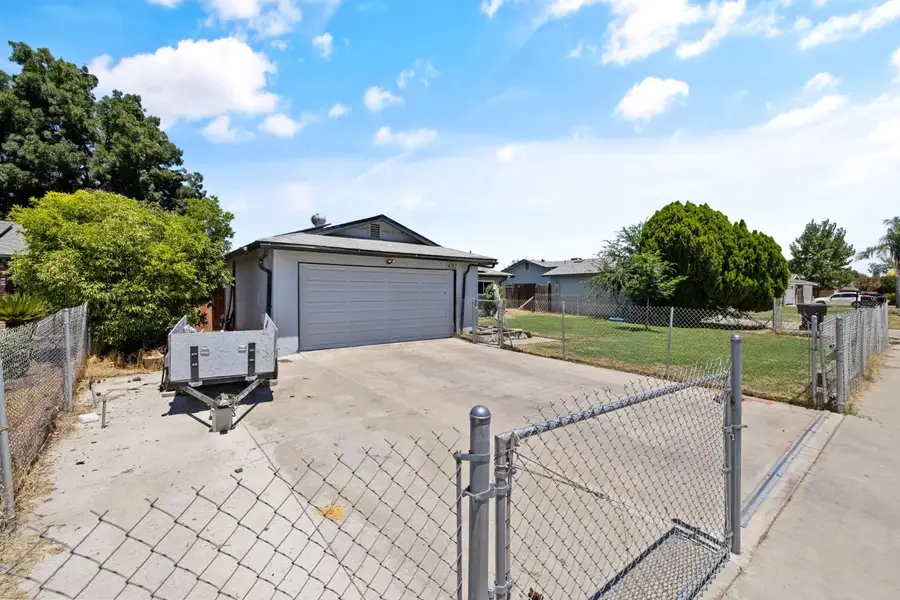 4212 W Whitendale, Visalia, CA 93277 - #3