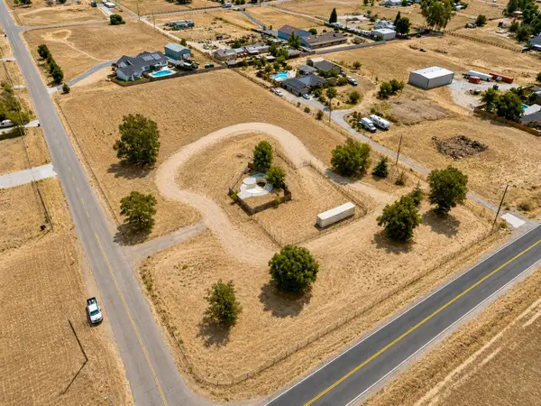 36058 Avenue 17 1/2, Madera, CA 93636
