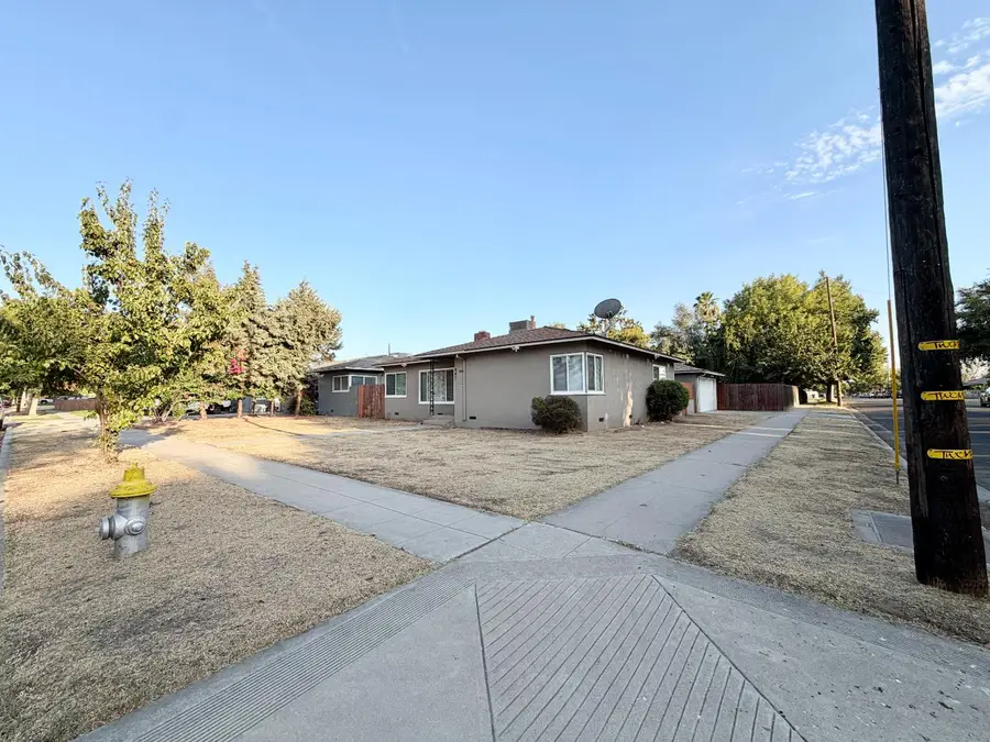 847 W Robinson Avenue, Fresno, CA 93705 - #3