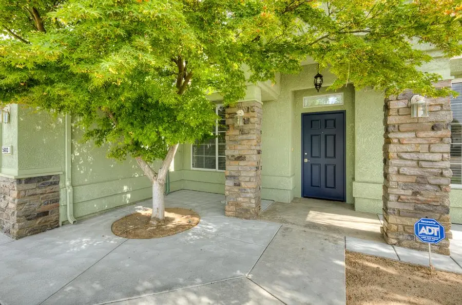 5683 E Grove Avenue, Fresno, CA 93727 - #2