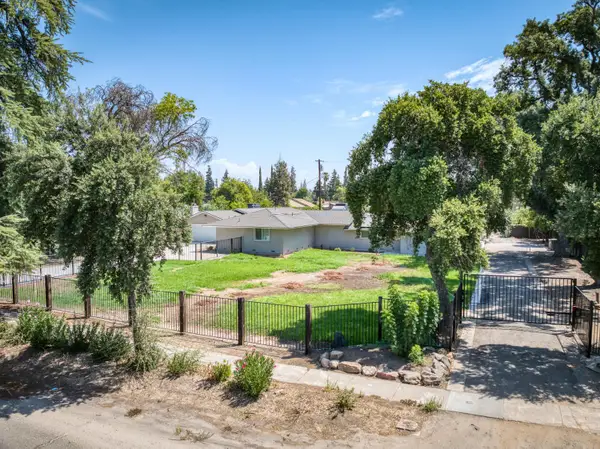 4832 N Fruit Avenue, Fresno, CA 93705