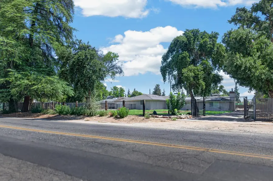 4832 N Fruit Avenue, Fresno, CA 93705 - #2