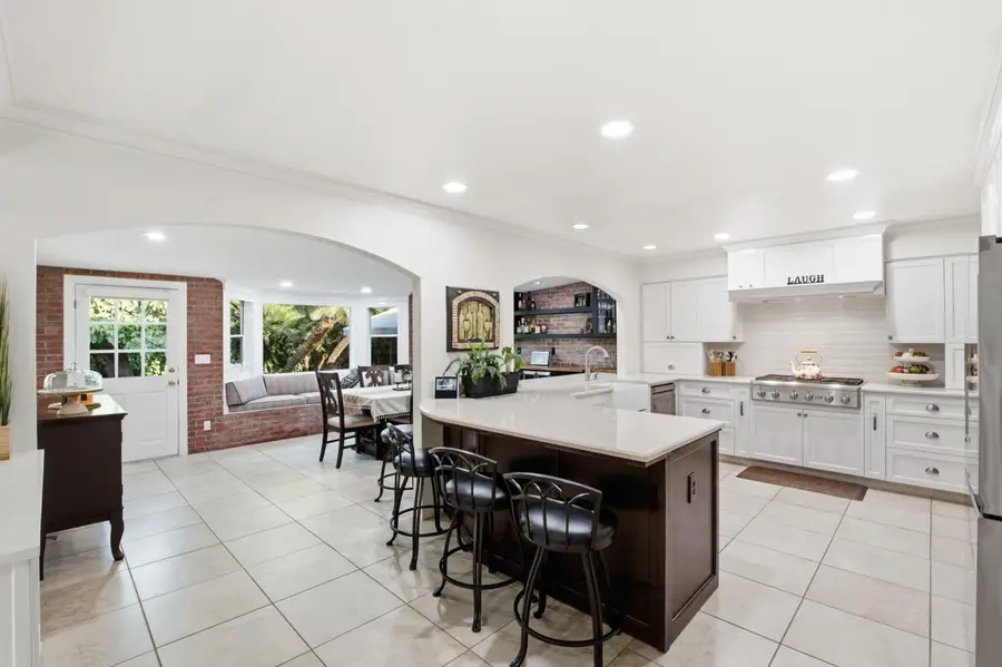 1069 W Mesa Court, Fresno, CA 93711 - #2