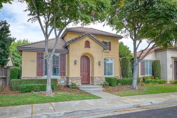 3859 Richmond Avenue, Clovis, CA 93619